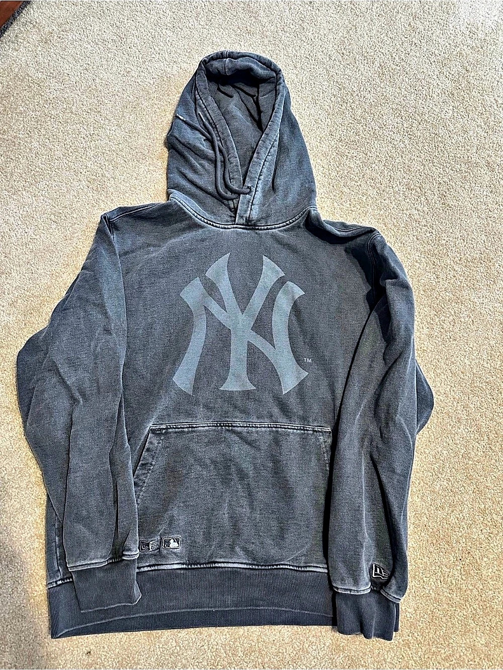 New Era New York Yankees Mineral Wash Pullover Hoodie Men's Gray